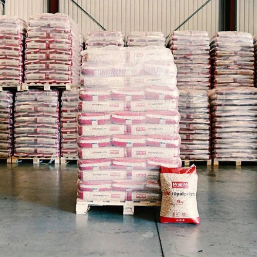 Světlé dřevěné pelety MM Royal Pellets 1 050 kg (70 × 15 kg)